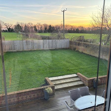 Countryside Family Home Keynsham Bagian luar foto
