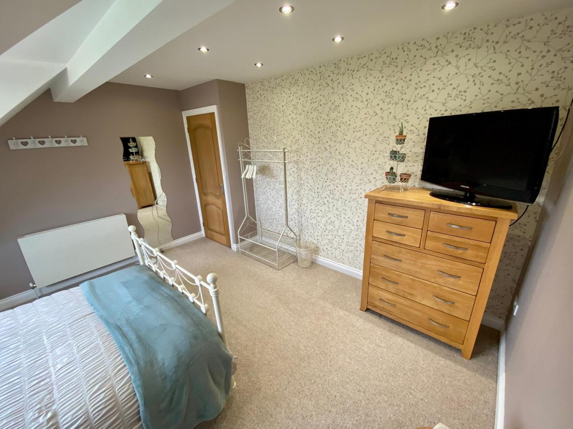 Countryside Family Home Keynsham Bagian luar foto